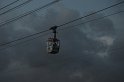 Einsatz BF Hoehenretter Koelner Seilbahn Hoehe Zoobruecke P2272